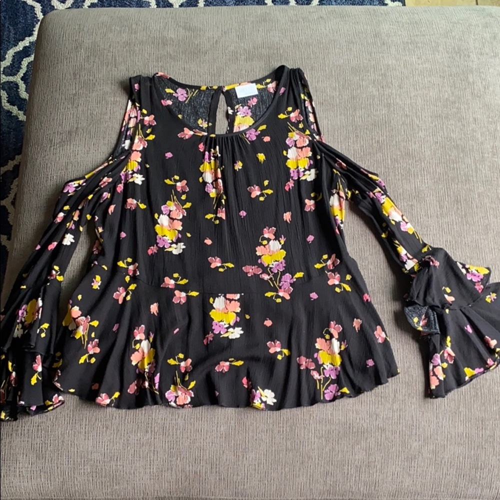 Abound Flowered Peak A Boo Shouldered Top.